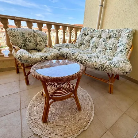 Апартамент Nancy Sea Escape - Pool & Sea View